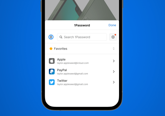 放大的iPhone顯示了1Password的Safari延伸功能的彈窗，其中包括Apple、PayPal和Twitter的最愛項目，彈窗的頂部有搜尋列。